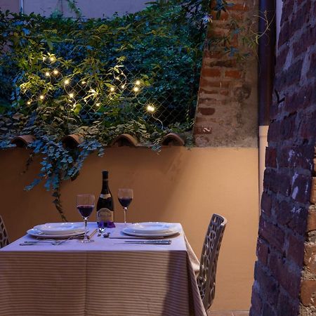 Luxury Suite In The Center I Private Patio & Kitchen Болоня Екстериор снимка